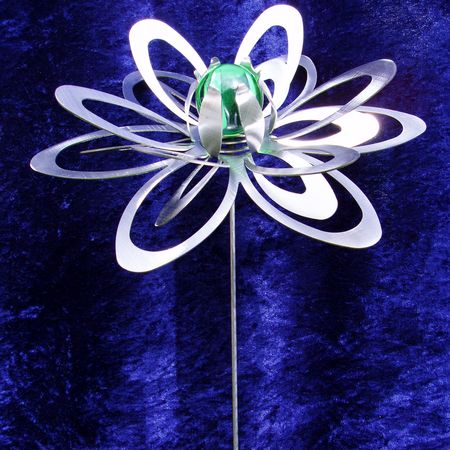 Blume "gro" mit Glaskugel, grn